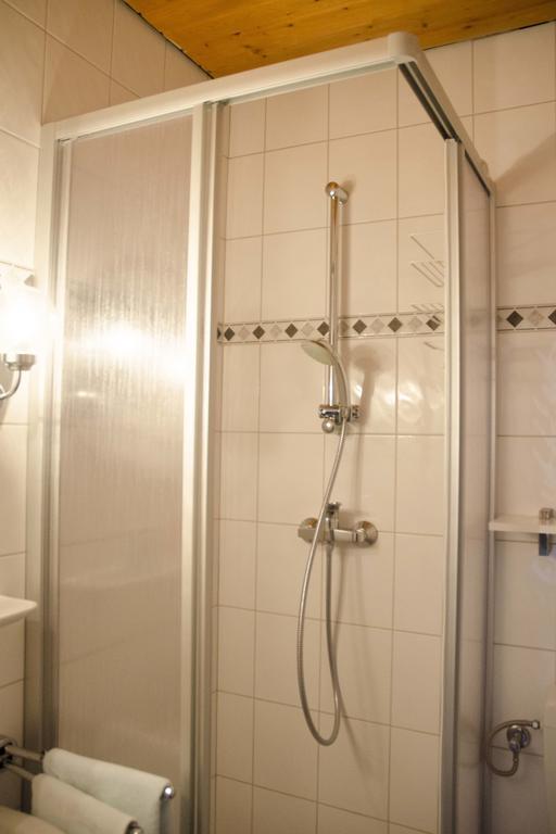Hotel Zum Wikinger à Neßmersiel Extérieur photo