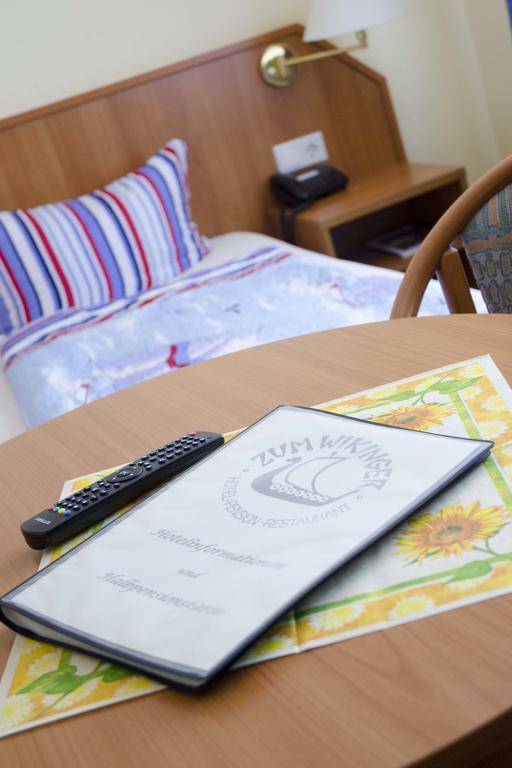 Hotel Zum Wikinger à Neßmersiel Extérieur photo
